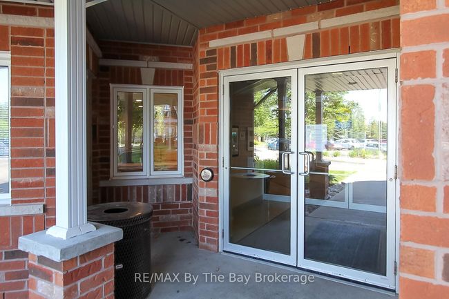 211 - 16 Westbury Rd, Condo with 2 bedrooms, 2 bathrooms and 1 parking in Wasaga Beach ON | Image 12