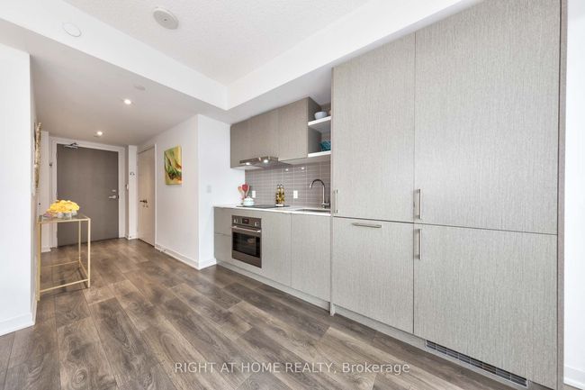 1408 - 100 Harbour St, Condo with 0 bedrooms, 1 bathrooms and null parking in Toronto ON | Image 6