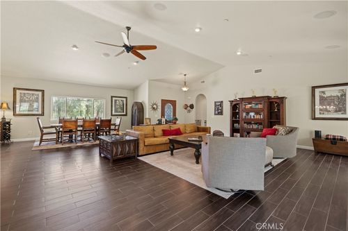 18181 Lost Creek Rd, Santa Clarita, CA, 91390 | Card Image
