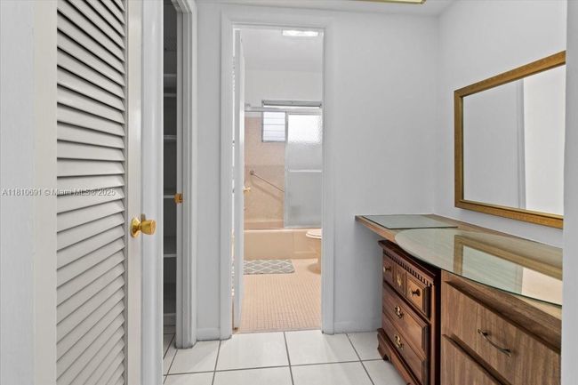 APT-109 - 2200 Park Ln, Condo with 1 bedrooms, 2 bathrooms and null parking in Hollywood FL | Image 16