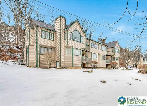 36-312 Hollow Rd, East Stroudsburg, PA, 18302-9691 | Card Image