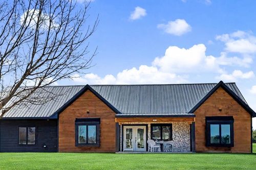1401 Devon Road Road, Burlington, WI, 53105 | Card Image
