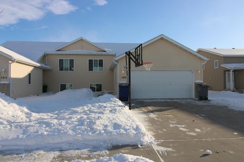 1509 34th Avenue S, Moorhead, MN, 56560 | Card Image