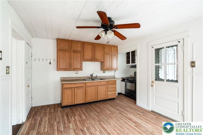 1926 W Broad St, Townhouse with 4 bedrooms, 1 bathrooms and null parking in BETHLEHEM PA | Image 15