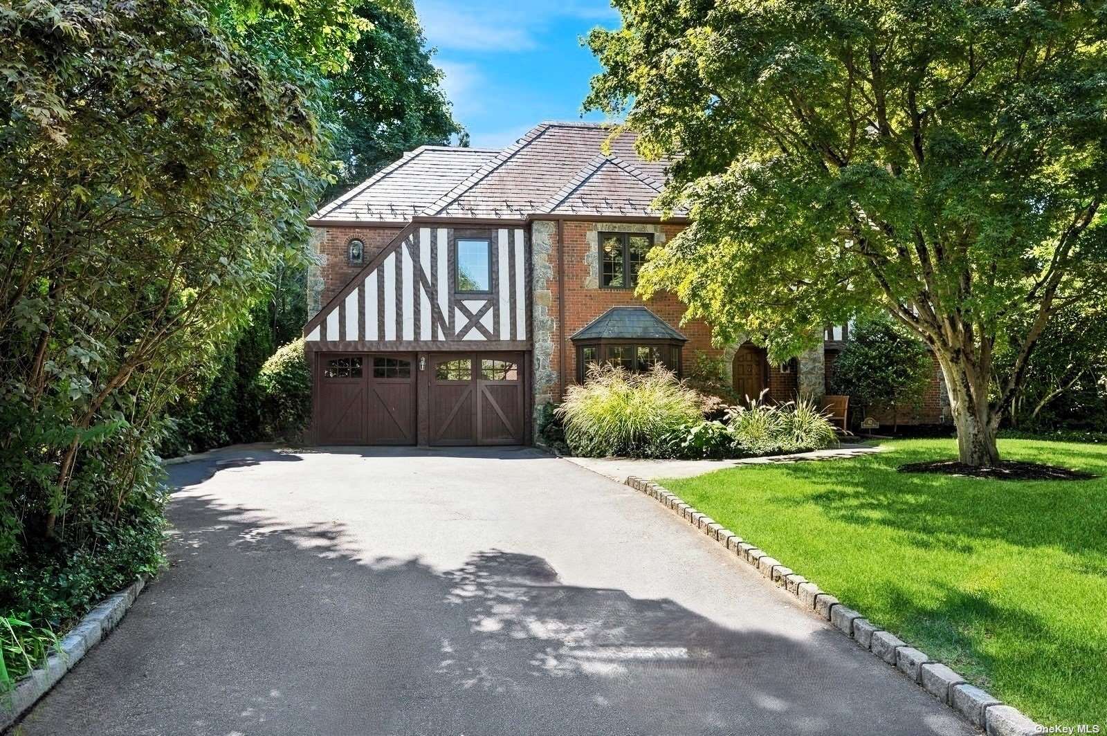Rockcrest Rd, Manhasset, NY 11030