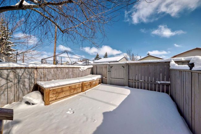 58 Erin Woods Court Se, Home with 3 bedrooms, 2 bathrooms and 2 parking in Calgary AB | Image 42