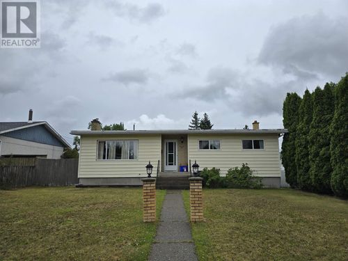 402 Quinn St N, Prince George, BC, V2M3J5 | Card Image