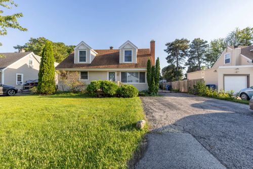 18843 W Deerpath Rd, Grayslake, IL, 60030-2108 | Card Image