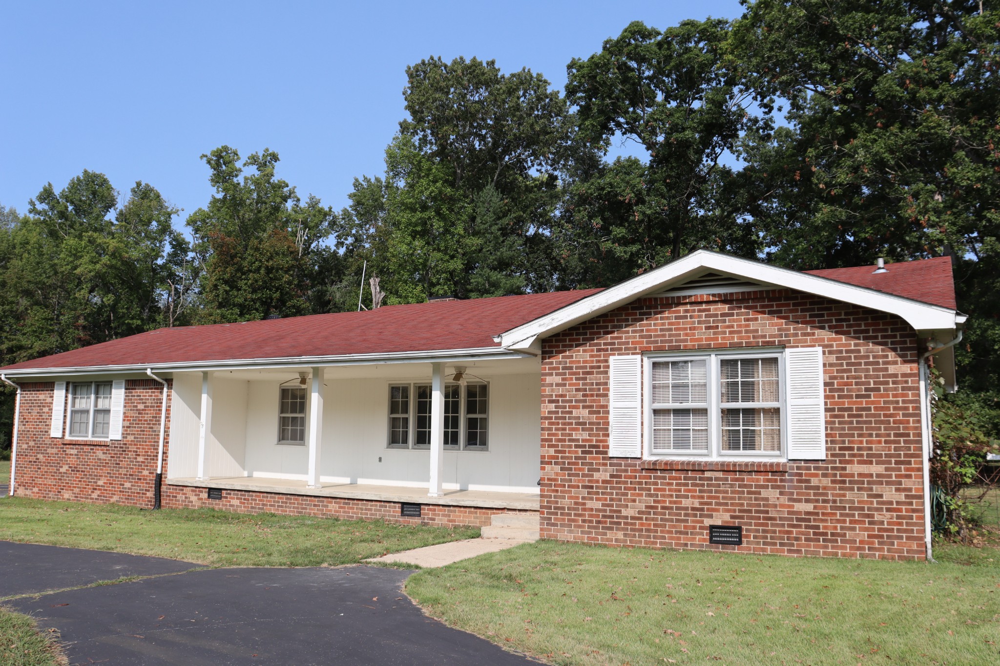 Golf Club Ln, Tullahoma, TN 37388