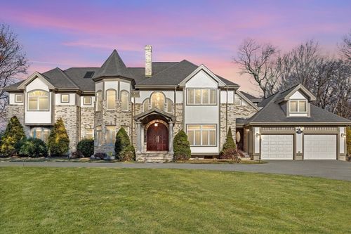 34 Allen St, Lexington, MA, 02421-7137 | Card Image