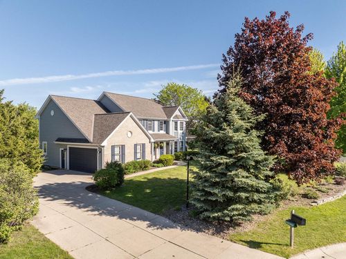 N49W15945 Caitlin Court, MENOMONEE FALLS, WI, 53051 | Card Image