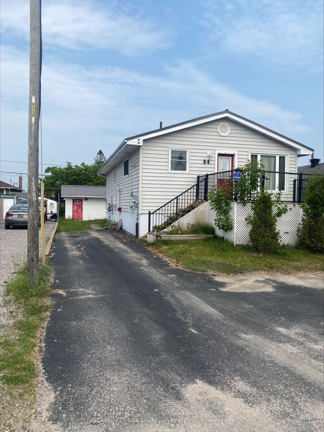 84 Gladstone Ave, House other with 4 bedrooms, 2 bathrooms and 5 parking in North Bay ON | Image 37