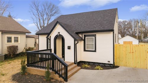 108 S Oak St, Clarksville, IN, 47129-2952 | Card Image