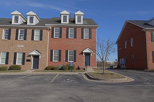 104-2220 Executive Dr, Lexington, KY, 40505-4870 | Card Image
