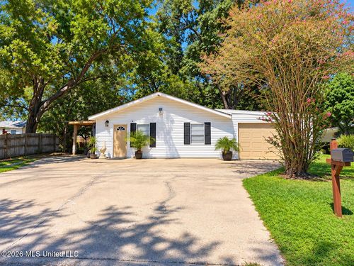 2011 Polk Ave, Pascagoula, MS, 39567-5754 | Card Image
