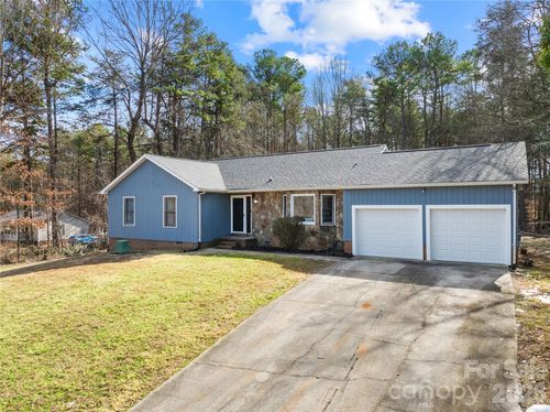 121 Rustic Way Ln, Mooresville, NC, 28117-8873 | Card Image