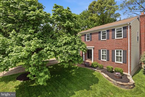5208 Ruffner Woods Ct, Burke, VA, 22015-1759 | Card Image