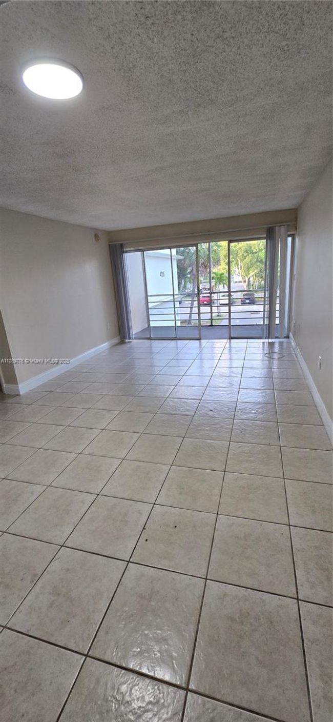 APT-207 - 4215 N University Dr, Condo with 2 bedrooms, 2 bathrooms and null parking in Sunrise FL | Image 13