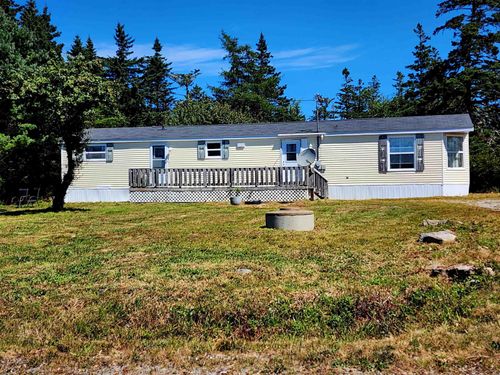 18 Popes Road Upper Woods Harbour, Woods Harbour, NS, B0W2E0 | Card Image