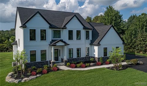 7424 Jewett Holmwood Rd, Orchard Park, NY, 14127-3033 | Card Image