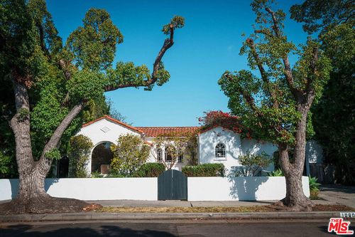 1060 Superba Ave, Venice, CA, 90291-3940 | Card Image
