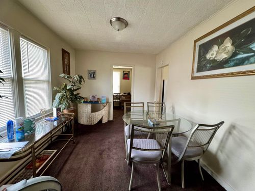 2913 Gibson St, Flint, MI, 48503-3041 | Card Image