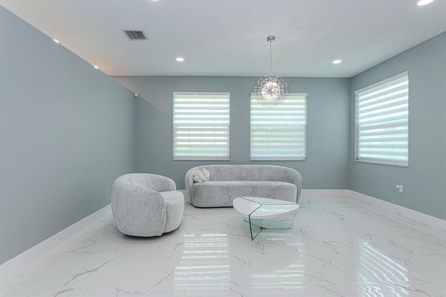 2738 Misty Oaks Circle Royal Circle, House other with 4 bedrooms, 3 bathrooms and null parking in Royal Palm Beach FL | Image 8