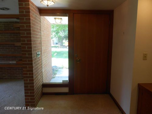 41 Benton Rd, Saginaw, MI, 48602-1945 | Card Image