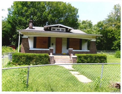 2215 N 58th St, Washington Pk, IL, 62204-1613 | Card Image
