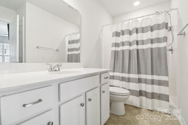 Downstairs Full Bath | Image 8