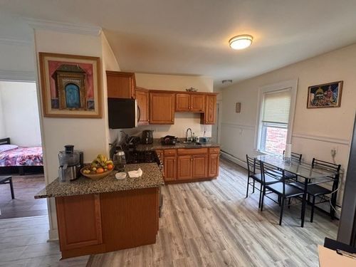 2-1081 Lawrence St, Lowell, MA, 01852-4811 | Card Image