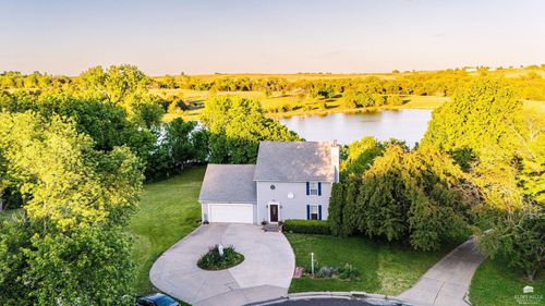 114 E Tomahawk Dr, Saint Marys, KS, 66536-1868 | Card Image