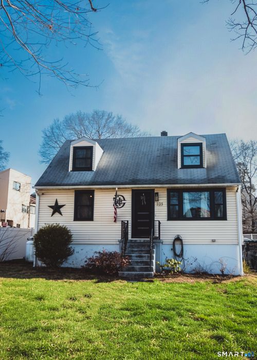 223 Hillandale Ave, Stamford, CT, 06906-2410 | Card Image