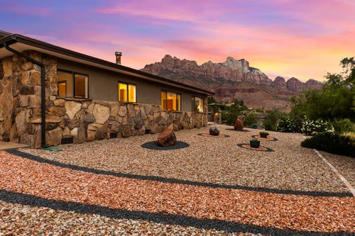 34 Valley View Dr, Springdale, UT, 84767-7766 | Card Image