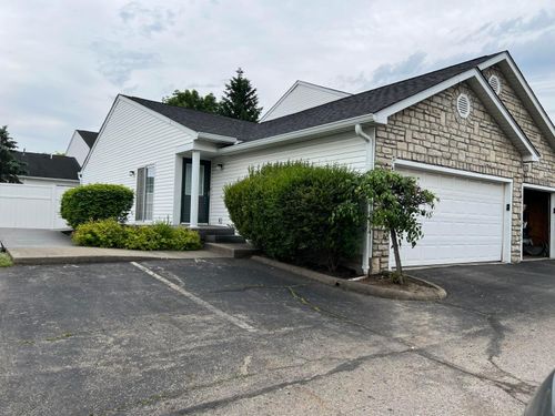 61a-4689 Parrau Dr, Columbus, OH, 43228-8455 | Card Image