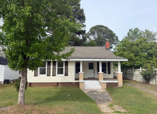 702 W Main St, Benson, NC, 27504-1356 | Card Image