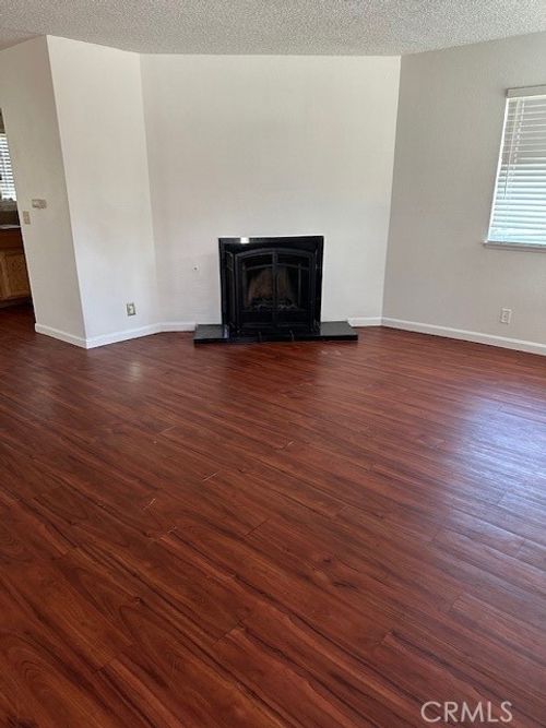 20289 Thunderbird Rd, Apple Valley, CA, 92307-2927 | Card Image