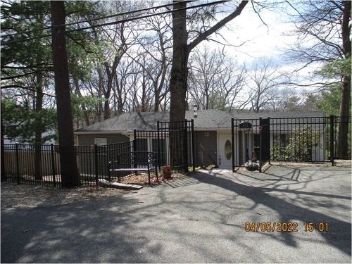 15 Hilldale Ave, Middleton, MA, 01949-2423 | Card Image