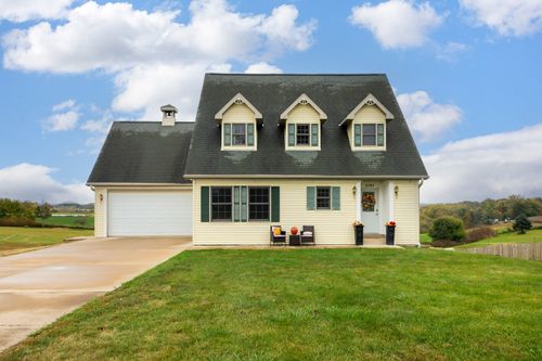 2797 Red Gates Dr, Galena, IL, 61036-9089 | Card Image