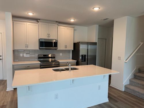 362 Thompson Village Ave, Apopka, FL, 32703-4547 | Card Image