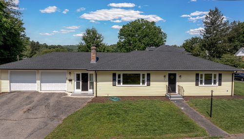 8 Bonnie Ln, Waterbury, CT, 06705-2233 | Card Image