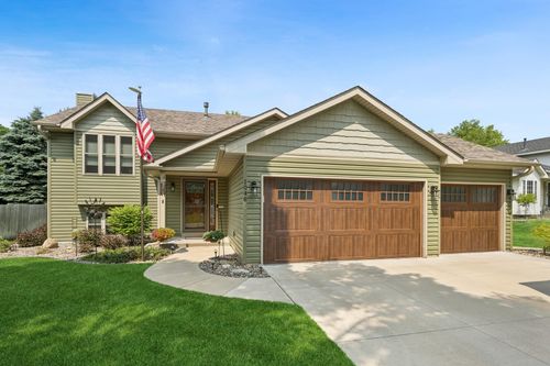 1046 Bonnieview Dr, Woodbury, MN, 55129-8519 | Card Image