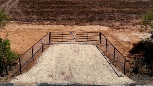 16568 New Berlin Rd, Saint Hedwig, TX, 78152 | Card Image