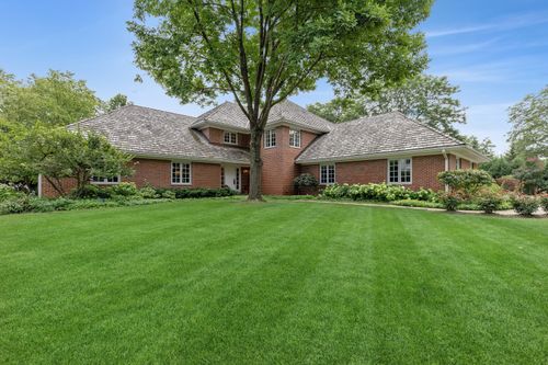390 Basswood Rd, Lake Forest, IL, 60045-2818 | Card Image