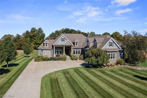 577 Lyonswood Dr, Hinckley, OH, 44233-9466 | Card Image