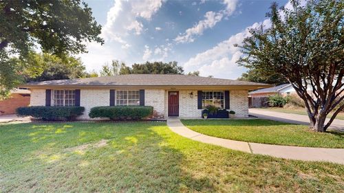 3800 Windridge Dr, Bryan, TX, 77802-4529 | Card Image