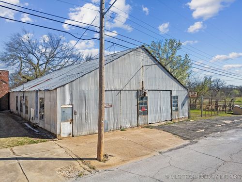 311 E 5th St, Okmulgee, OK, 74447-4006 | Card Image