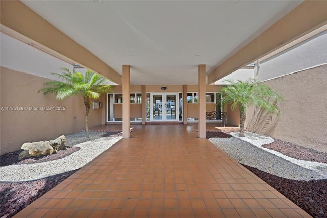 APT-207 - 4670 W 13 Th Ln, Condo with 3 bedrooms, 2 bathrooms and null parking in Hialeah FL | Image 23