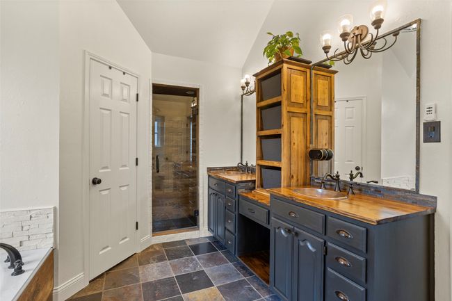 230 Bent Tree Trl, House other with 3 bedrooms, 2 bathrooms and null parking in Burleson TX | Image 18
