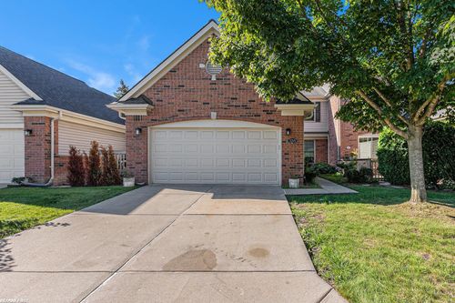 3715 Knightbridge Cir, Sterling Heights, MI, 48314-4530 | Card Image